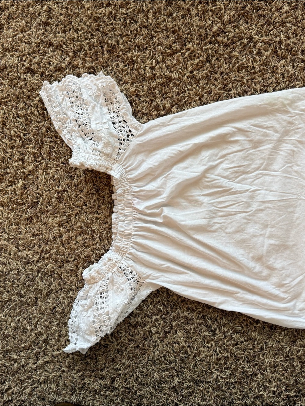 Lilly Pulitzer White Off-Shoulder Lace Sleeve Top